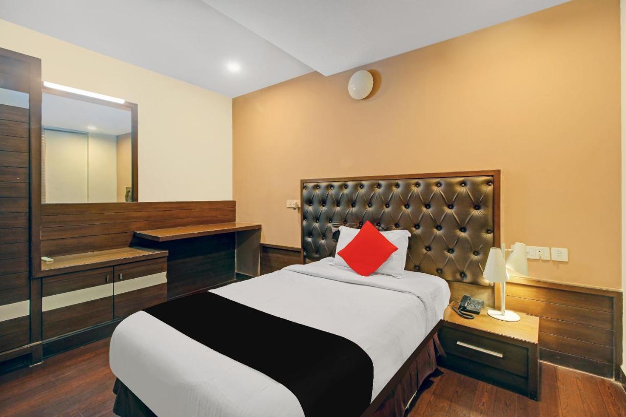 Collection O 82357 Hotel Surabhi Pride Trimulgherry Buitenkant foto