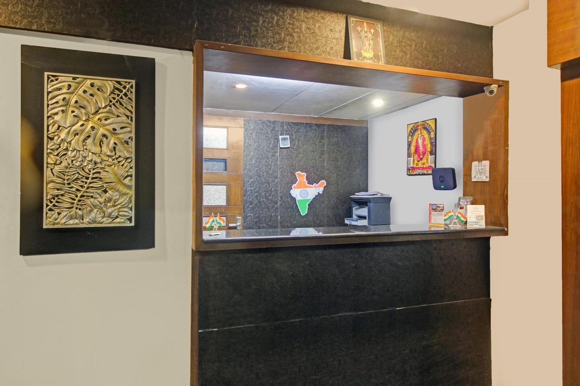 Collection O 82357 Hotel Surabhi Pride Trimulgherry Buitenkant foto